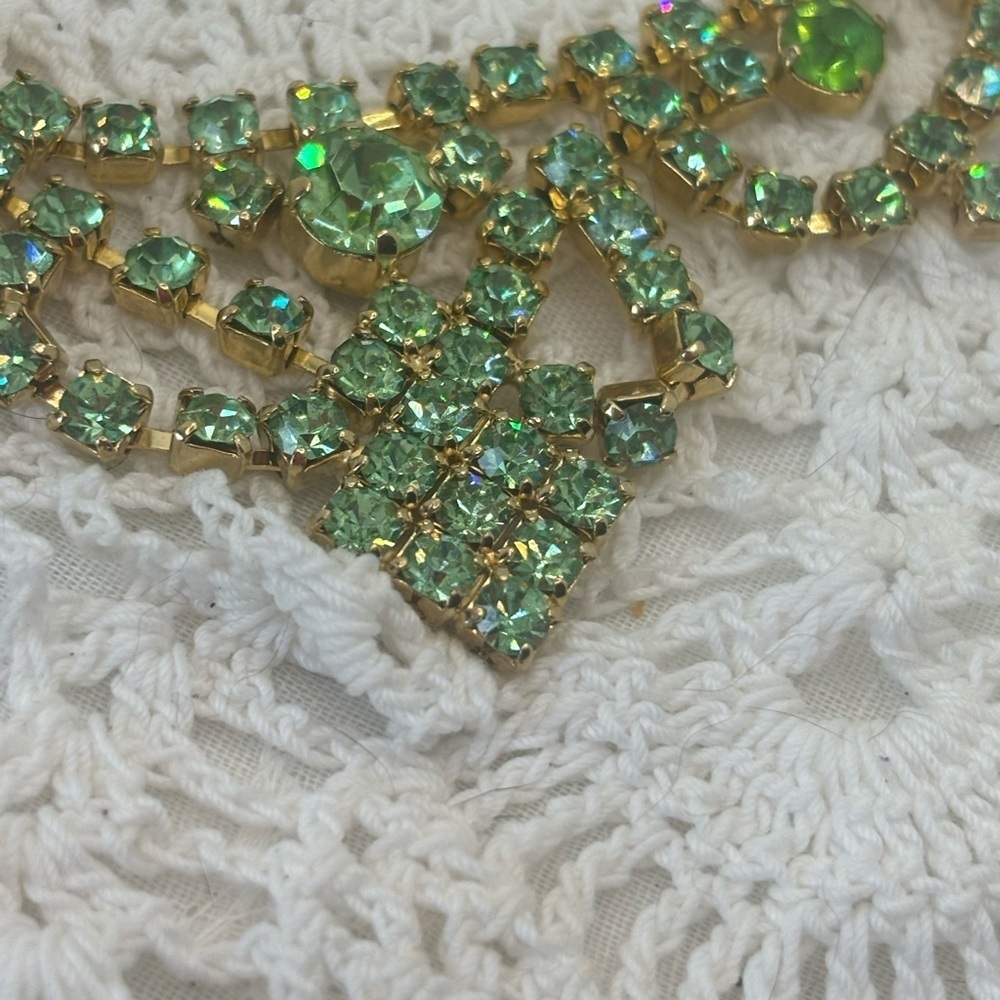 Antique glow glass Necklace - Picture 3 of 8